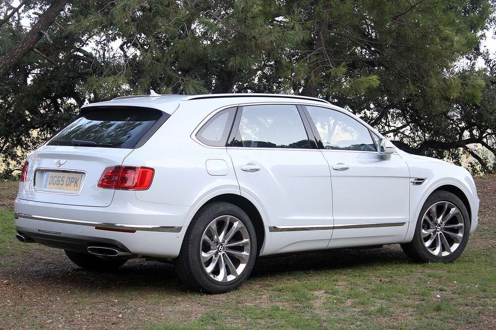Bentley Bentayga 2016 года