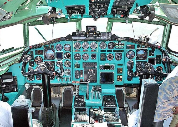 Кабина Ту-154 (место Командира и второго пилота)