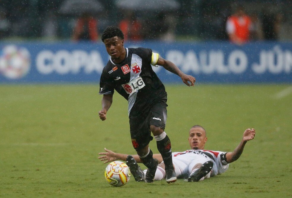 Новобранец ЦСКА - Лукас Сантос в темной форме