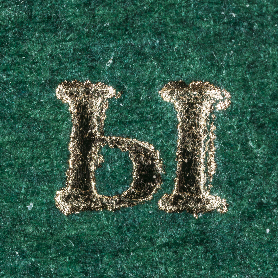 Буква «Ы» на обложке книги