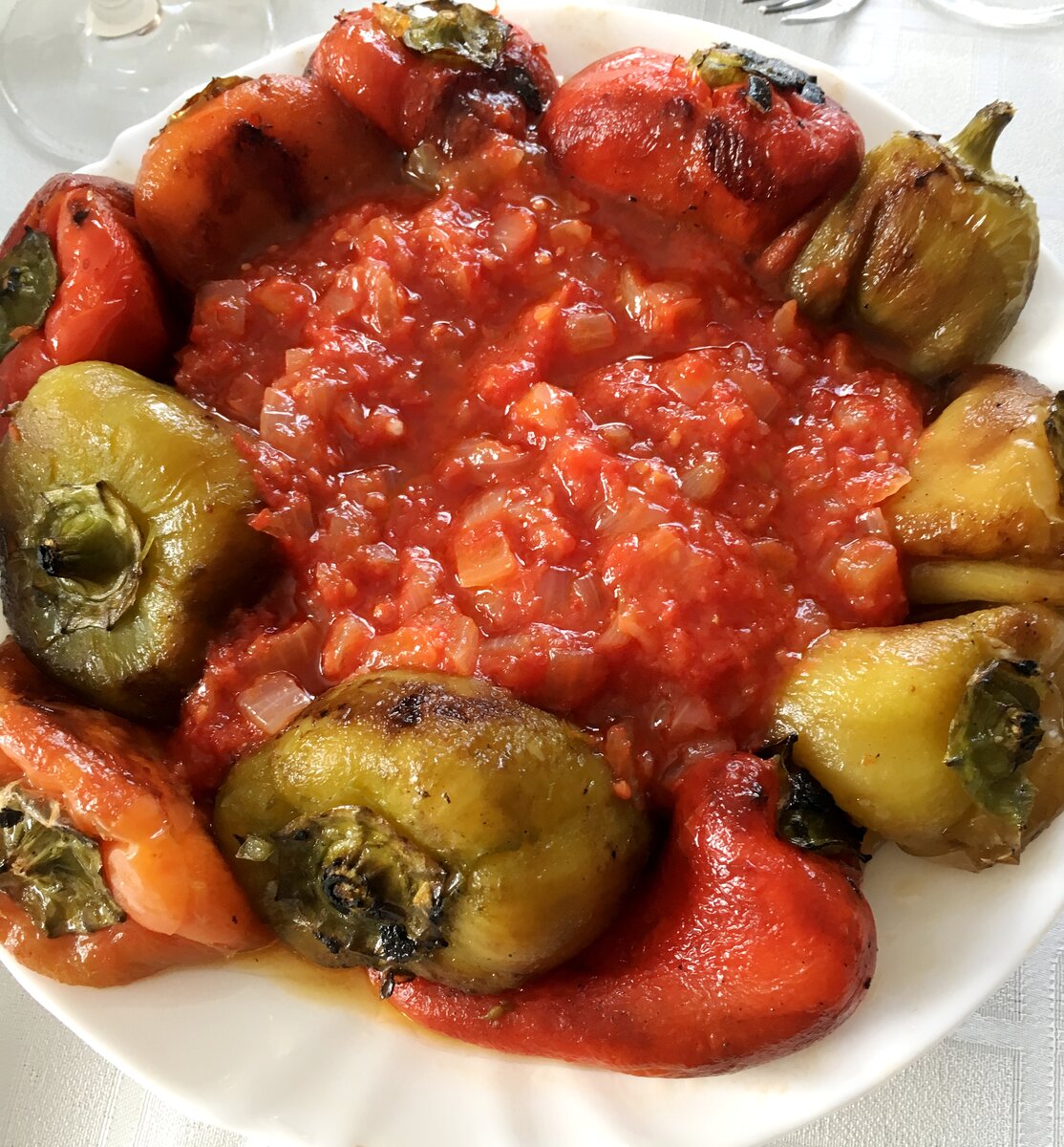 Жареный болгарский перец. Ардей (перец жареный). Жареный перец по молдавски. Жареный перец с чесноком.