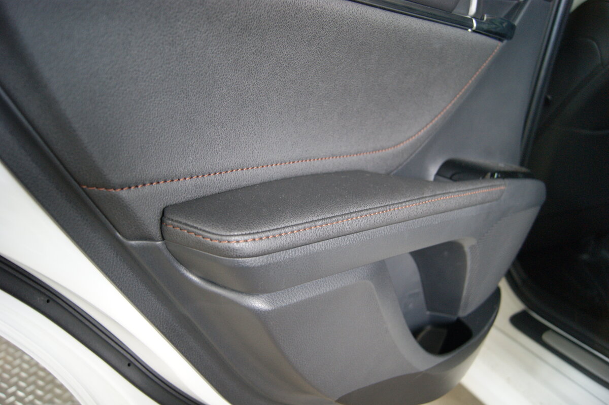 Подсветка дверных карт - Toyota Camry (XV70), 2,5 л, 2019 года аксессуары DRIVE2