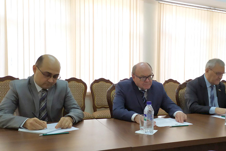 Участники встречи в Министерстве народного образования Узбекистана. Фото пресс-службы МНО