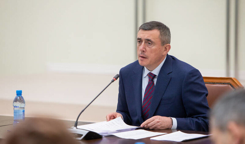 Сахалинский губернатор отправил мэра трудиться прорабом на стройке ...