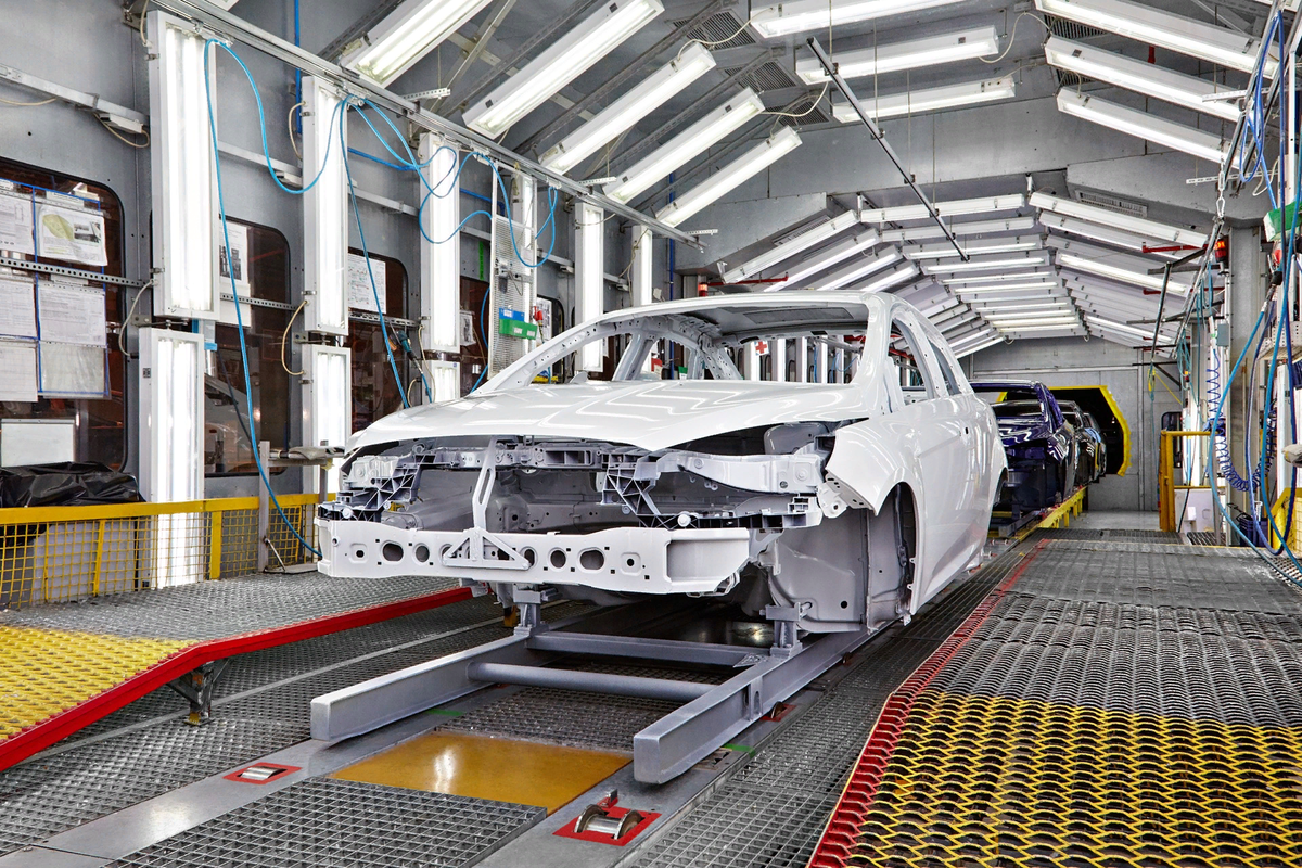Завод тойота в санкт-петербурге. Иранское автомобилестроение. Сборочный конвейер автоваза. Сборка автомобиля. Автомобилестроение.
