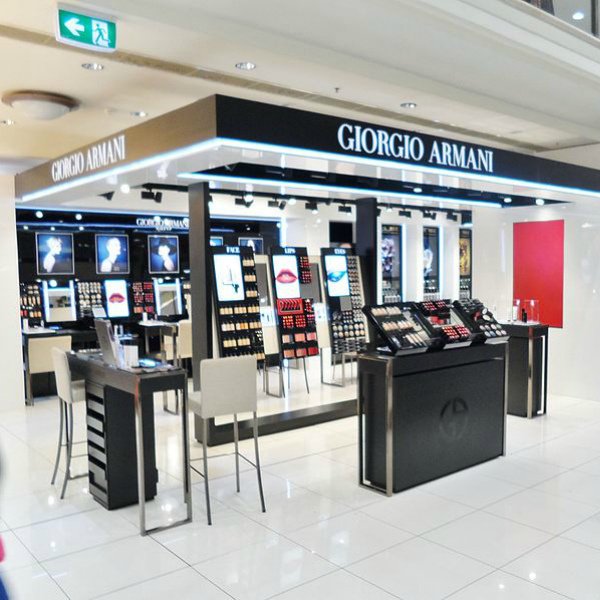 https://commons.wikipedia.org/wiki/File:Giorgio_Armani_cosmetics_MYER_Sydney_City_2013.jpg