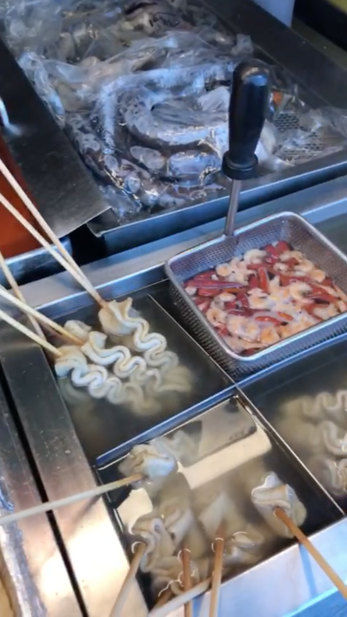 Вареные креветки и бекон в тесте