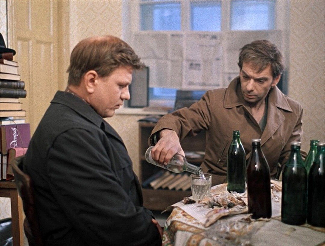 кадр из фильма "Москва слезам не верит"