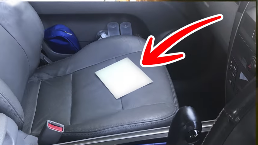 Конверт на сидении