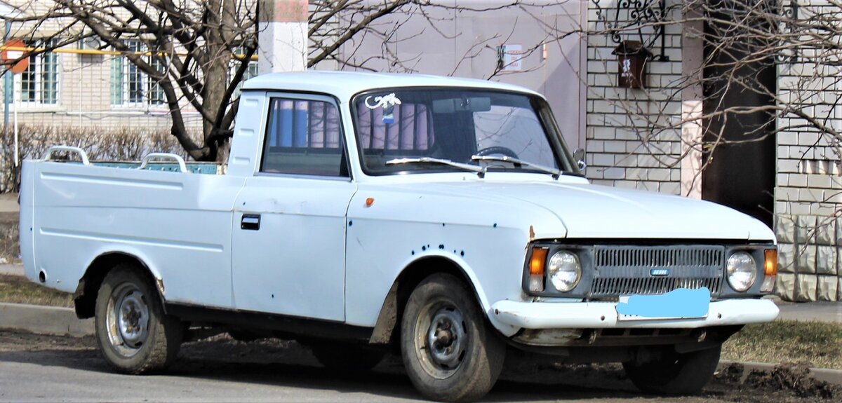 Редкий 25-летний «Москвич» в кузове пикап продают за 900 000 рублей