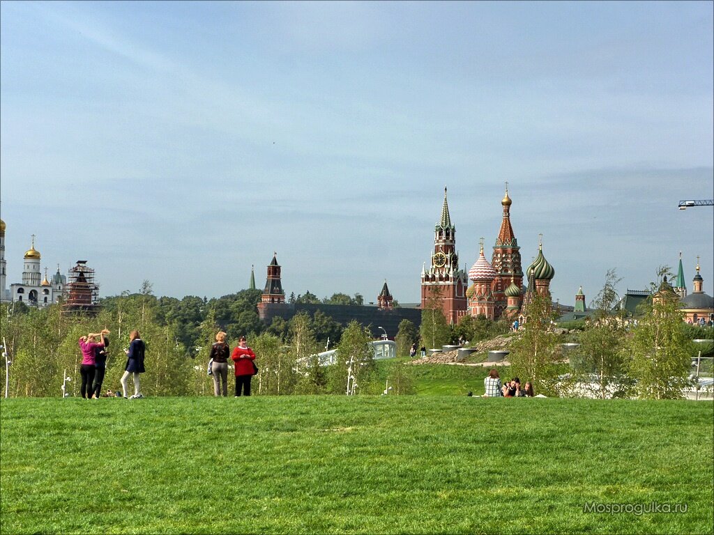 Вид из парка в сторону Кремля