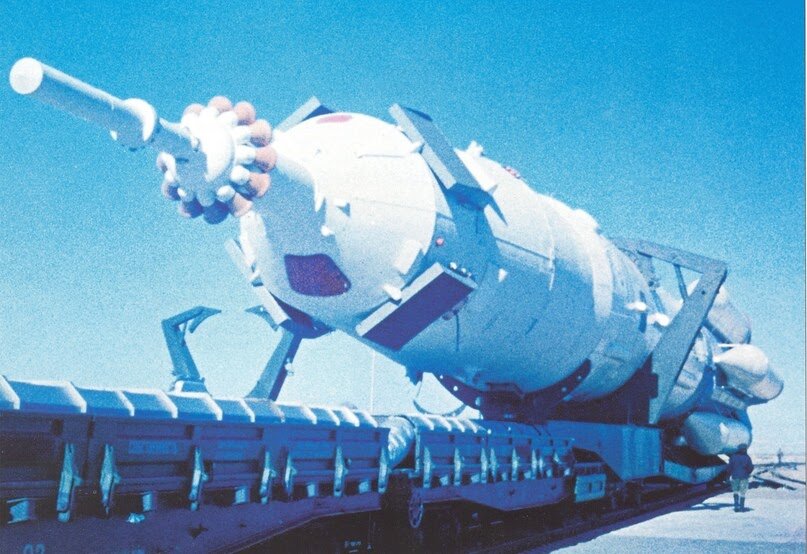  РН «Протон-К» с лунным комплексом «Л-1» («Зонд»). Вывоз к стартовому столу.