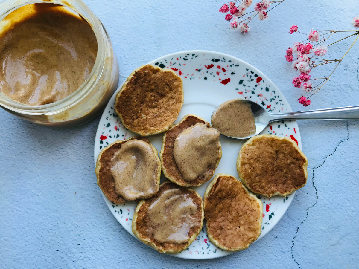 Стакан овсянки, банан и кефир. Вкусные оладьи без муки, без яиц, без  сахара. | Волшебная Кулинария | Дзен