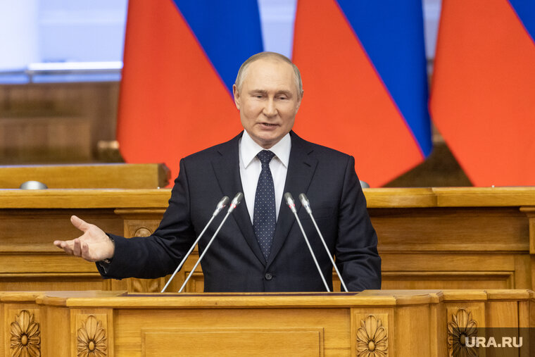    Владимиру Путину исполнится 70 лет