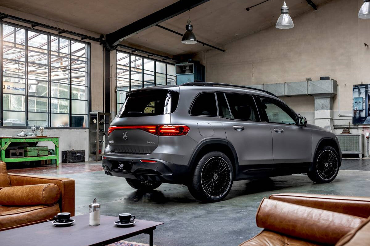 Mercedes-Benz📷Mercedes-Benz EQB