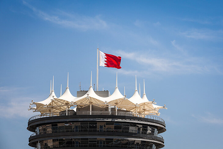 Звезды саудовской лиги и их жены селятся в соседнем Бахрейне – это ...