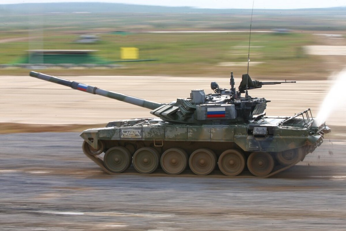    Гремя огнем, сверкая блеском стали.