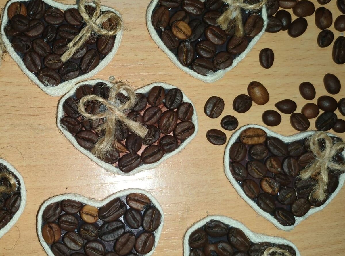 Магнит « 8 марта» из кофейных зерен. Мастер-класс с пошаговым фото