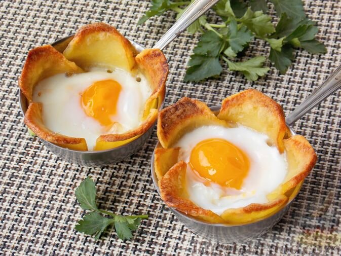 яйца, картофель, масло растительное, масло сливочное, соль