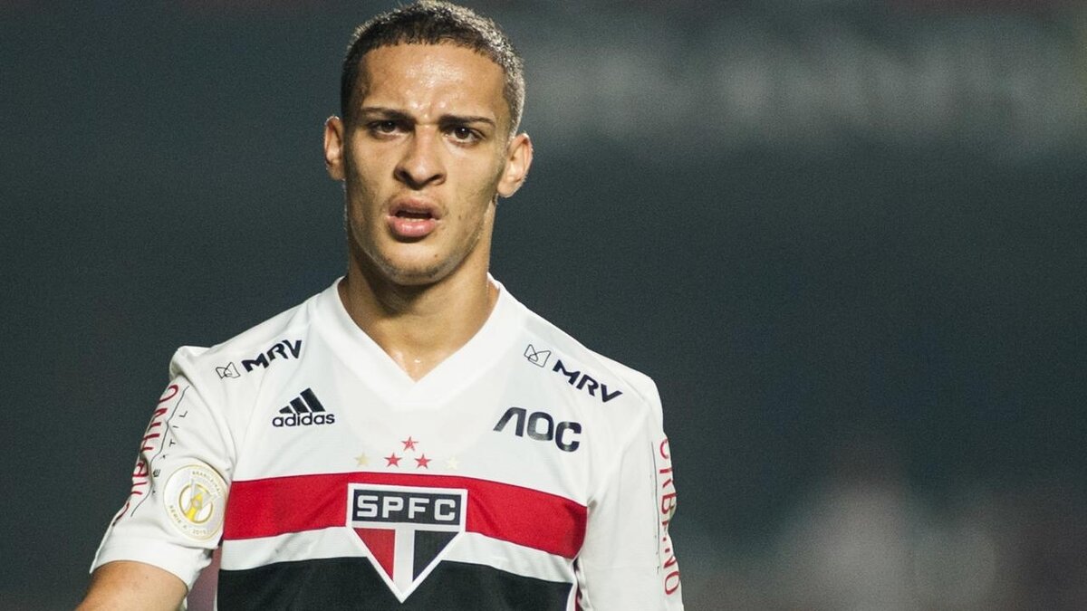 Антони – летом-2020 «Аякс» купил его у «Сан-Паулу» за 15,75 млн евро