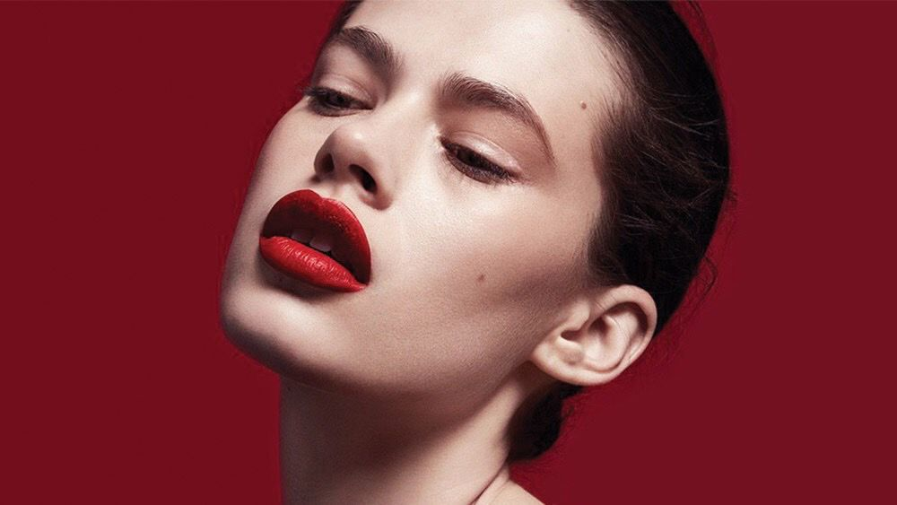 помада для типа зима. помада для цветотипа зима. темная зима макияж губ. помада для зимнего цветотипа. цвет помады зимой.