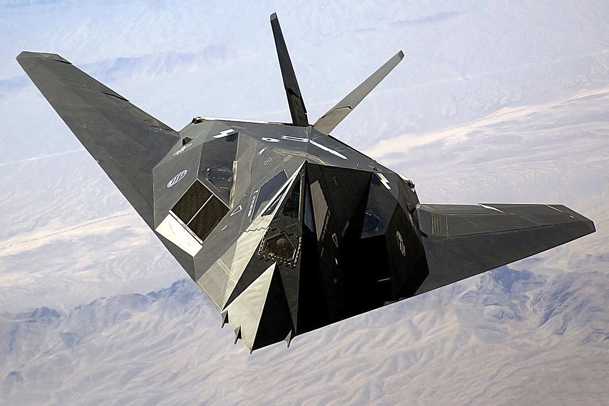 ФОТО F-117. СБИТ В ЮГОСЛАВИИ В 1999 Г. ДРЕВНЕЙ СОВЕТСКОЙ ЗРК С-125.ИСТОЧНИК СВОБОДНЫЙ.
