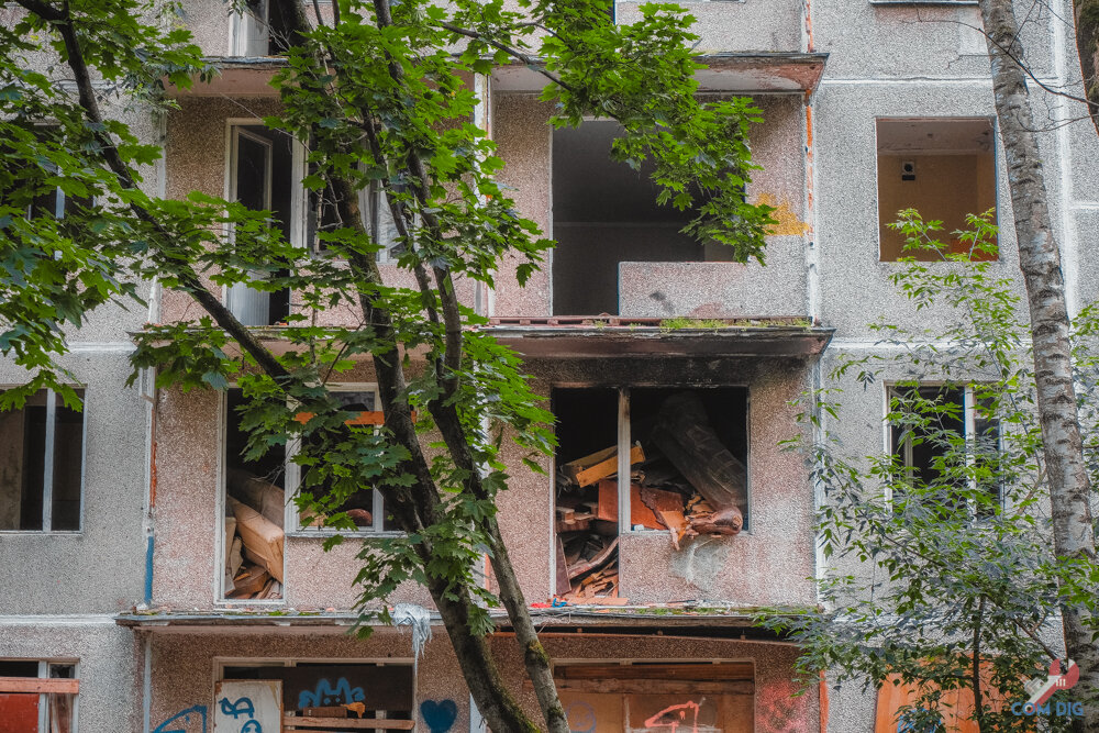 Будут ли переселять дом. Заброшенный квартал в Москве. Выселенная пятиэтажка. Заброшенные пятиэтажки в Москве. Выселенные пятиэтажки в Москве.