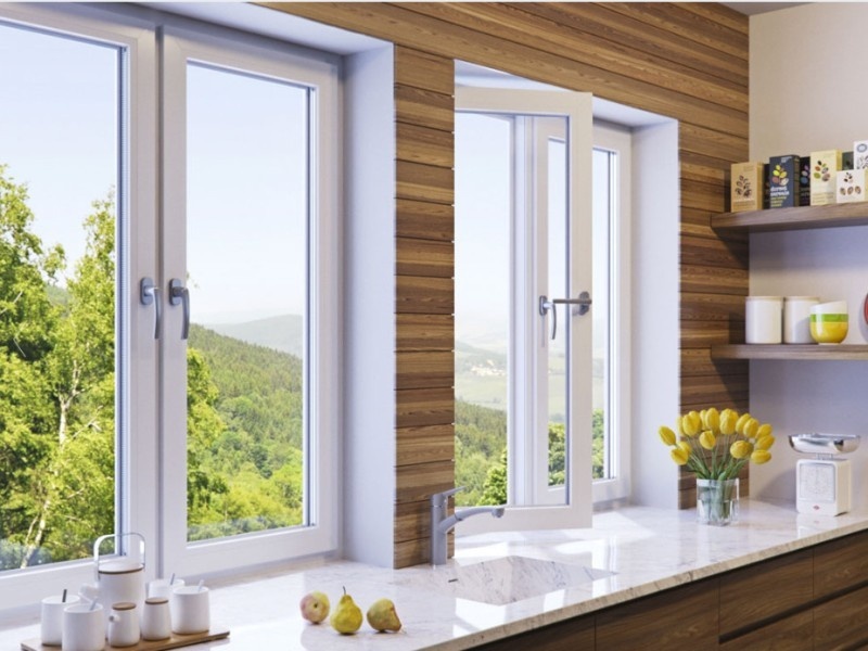 Окна ПВХ дополняют дизайн и делают его свежим и легким.