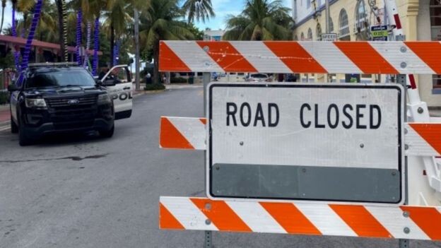 Правообладатель иллюстрацииREUTERSImage captionВ некоторых частях Майами из-за распространения коронавируса введен комендантский час