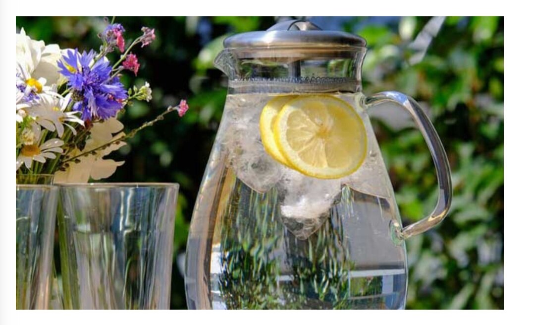 В данной диете требуется выпивать большой объем воды за пол часа перед приемами пищи.