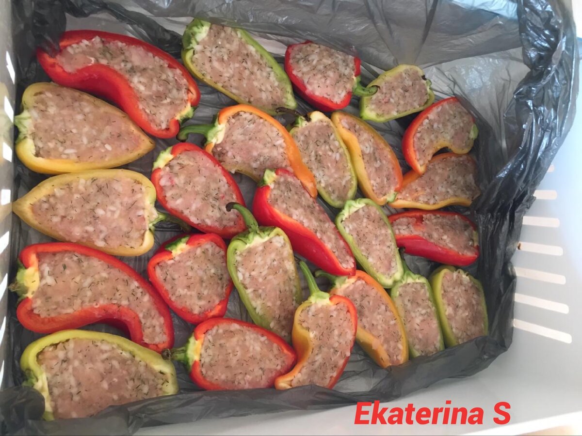 Перцы фаршированные половинки