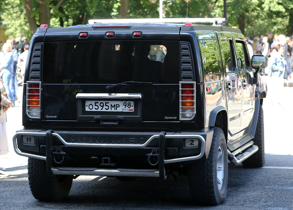 Американский Hummer H2 и другой транспорт на службе Питерского ОМОНа |  ФотоОхота на автомобили | Дзен