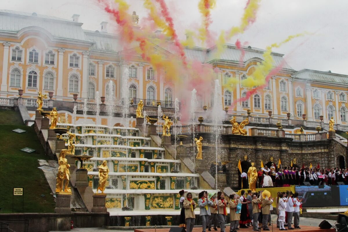 Открытие спб. Открытие фонтанов в Петергофе в 2022. Праздник фонтанов в Петергофе 2022. Нижний парк Петергоф праздник фонтанов 2022. Петергоф открытие фонтанов Петергоф.