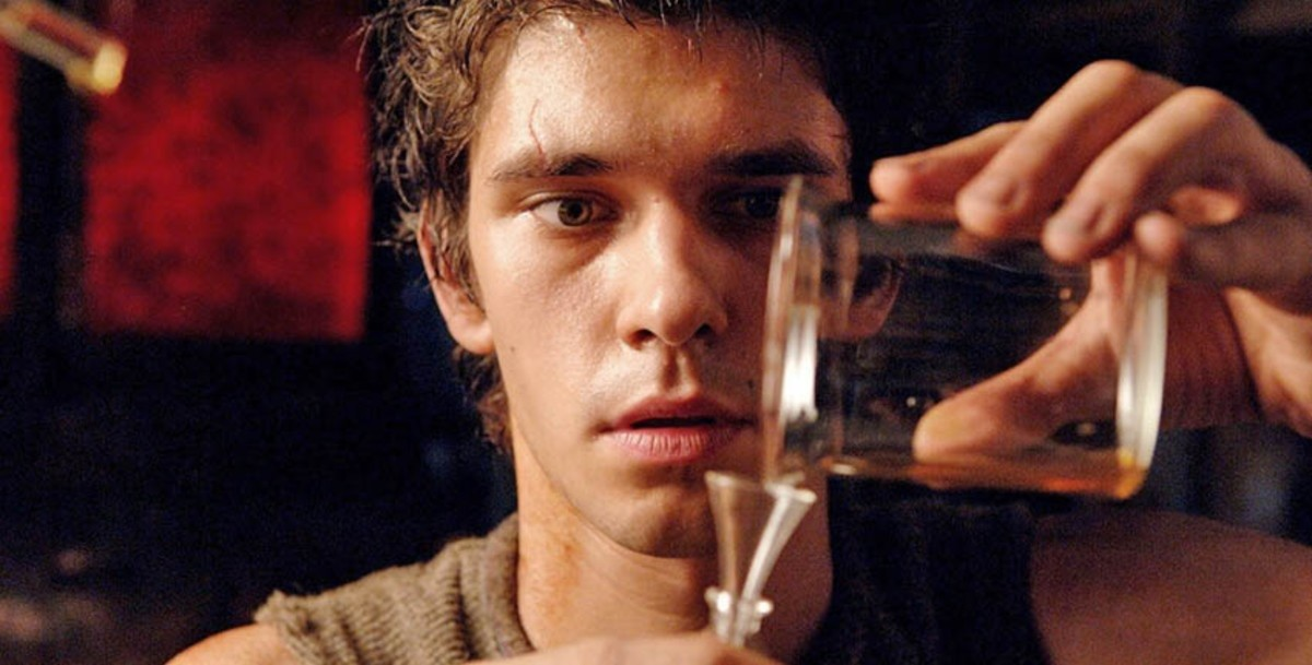 В фильме парфюмер очень хорошо показаны все методы получения эфирных масел. Рекомендую посмотреть кто еще не видел.