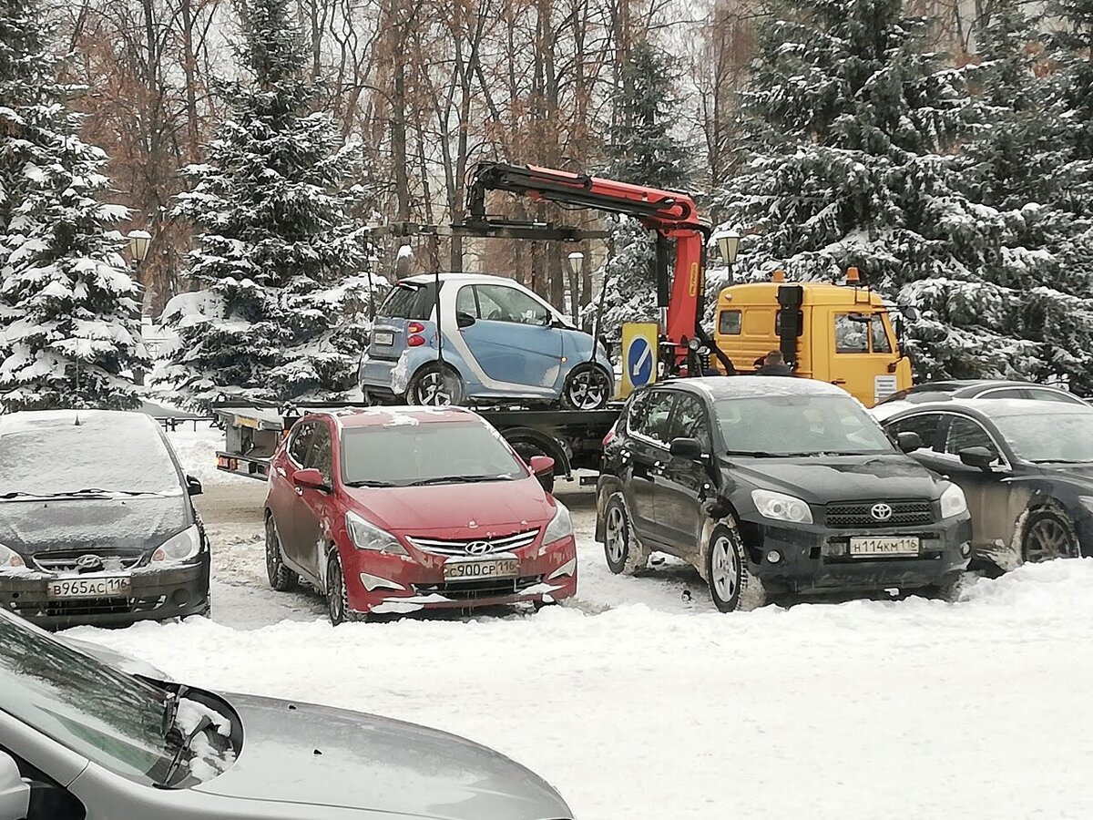 В Казани даже такие машинки эвакуируют) Smart Айдара.