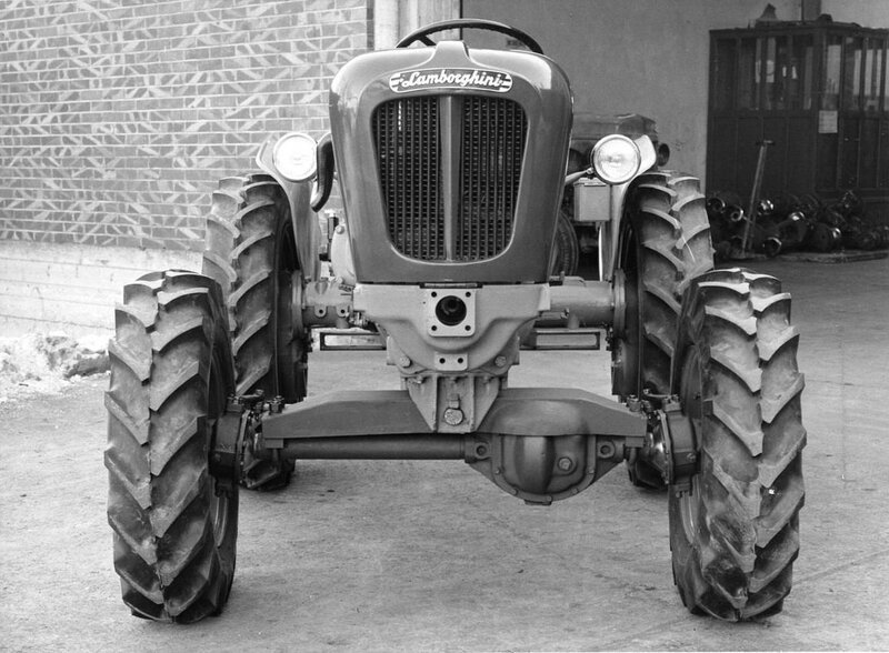 трактор Ламборгини фото взято сhttps://amonov.livejournal.com
