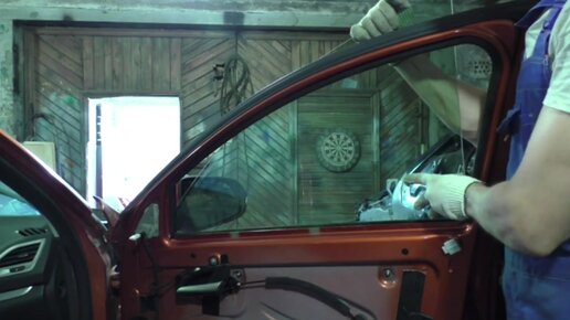 Видео-урок «Замена лобового стекла на автомобиле Hyundai Getz