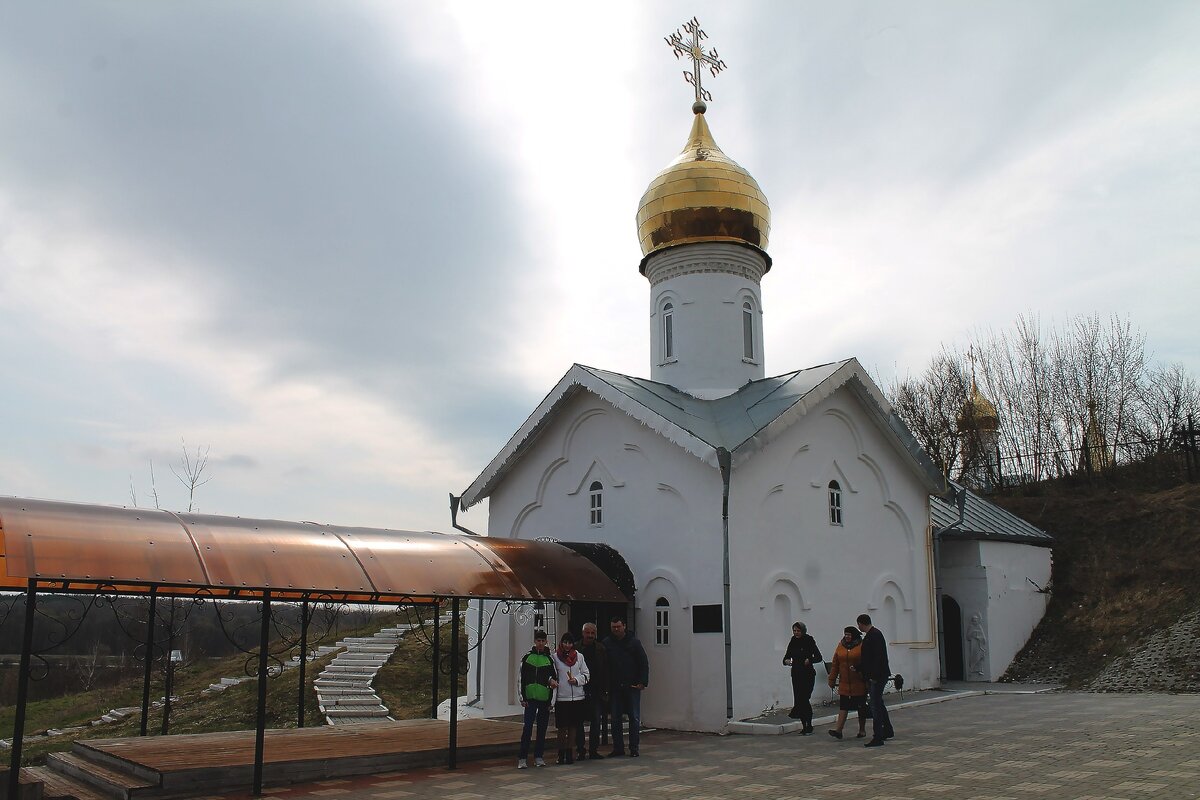 Вход в Холковские пещеры