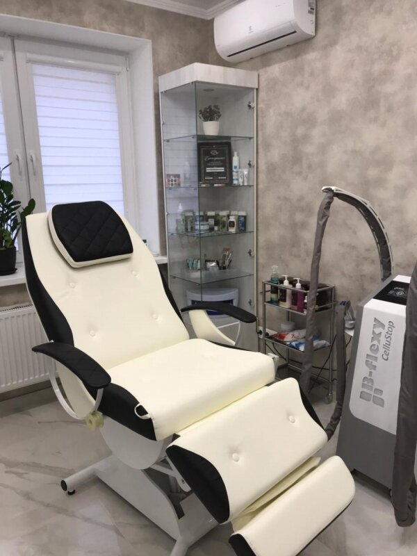 Источник: https://www.imin.ru/equipment/kosmetologicheskoe-oborudovanie/kresla-kosmetologicheskie/kreslo-kosmetologicheskoe-nadin-s-2-mja-motorami-kopija-24022011-101747/