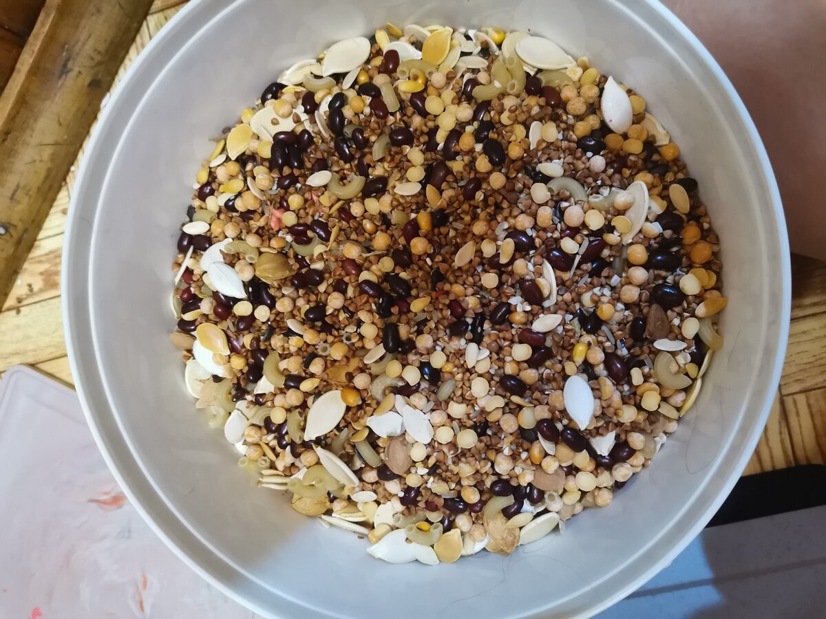 гречка, горох, рис, фасоль, семечки, макароны 