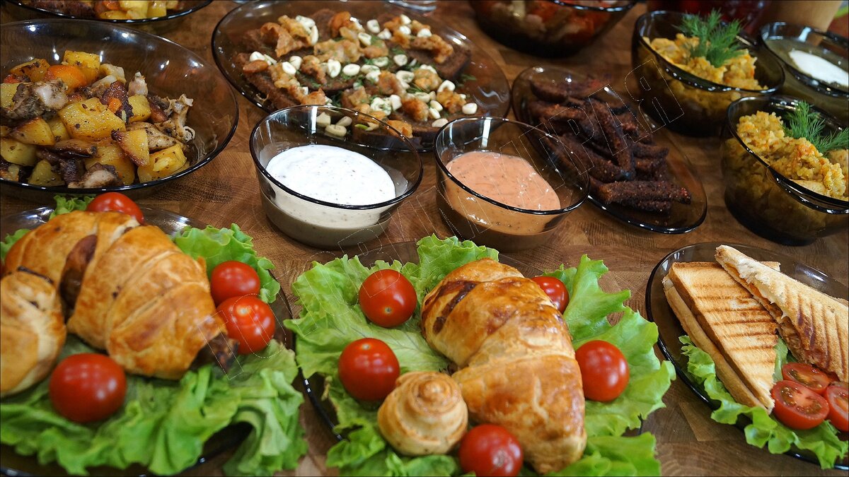 Угощайтесь! Это все вкусно очень!