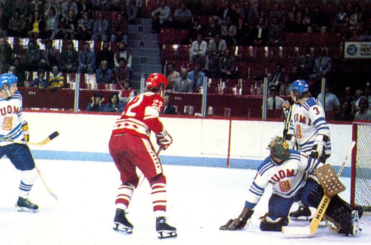 Изображение с Яндекс.Картинки (очередная атака сборной Союза на ворота Суоми).