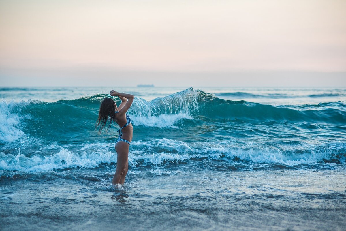 Девушка и океан