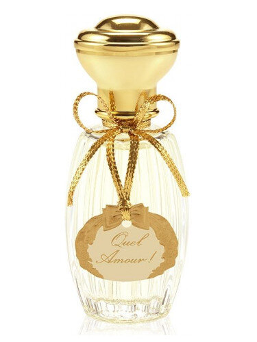 Quel Amour! Annick Goutal                                                                                                                        "Какая Любовь! " Яркий и сочный аромат пиона с фруктами. Несмотря на то, что я бы отнесла этот аромат к свежим красивым пионам, в тоже время, здесь так же можно услышать терпкость граната , сочность персика и кислинку красной смородины. Кто-то возможно услышит аромат как пионно-винный. Яркий, девичий  и позитивный аромат очень подойдет молодым девушкам.
