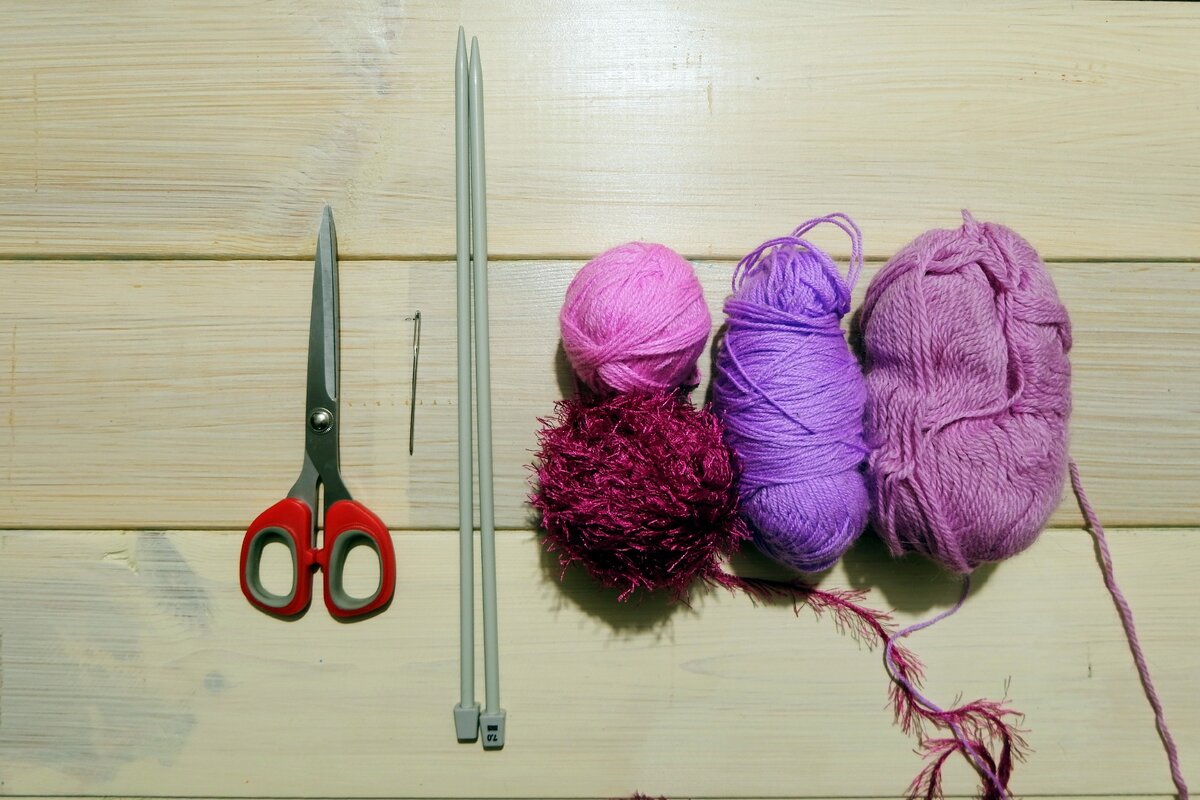 Материалы и инструменты для создания шубки. 