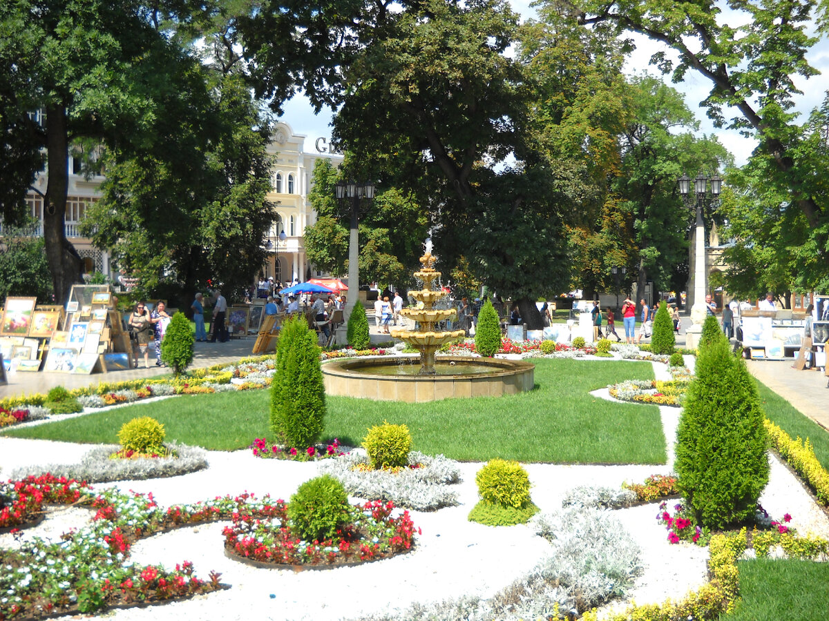 Главная улица города