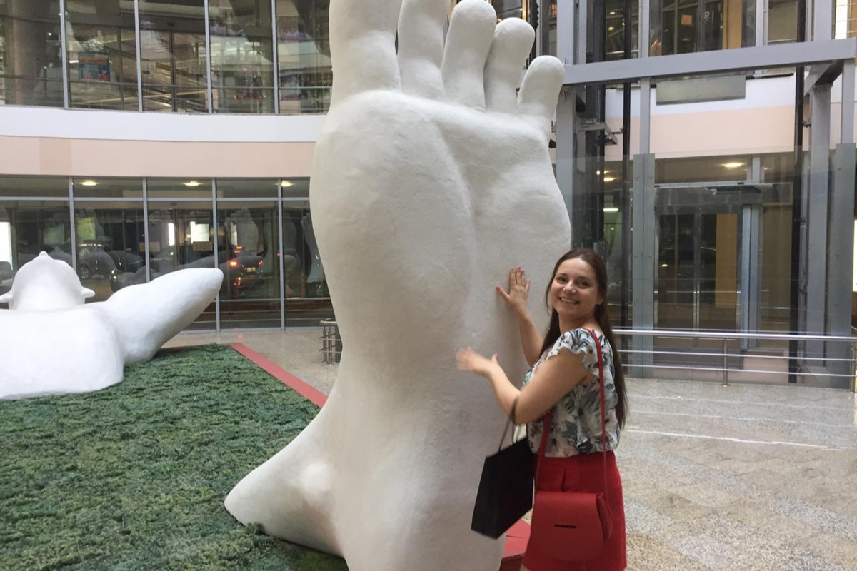 Правильная жена и пяточки почешит)