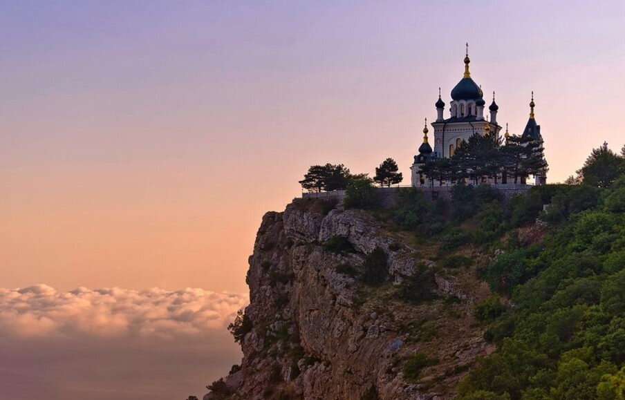Церковь Воскресения Христова над поселком Форос, Крым