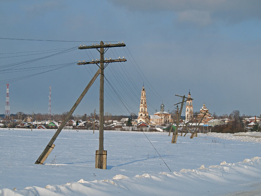 При въезде в село. Упадок налицо.
