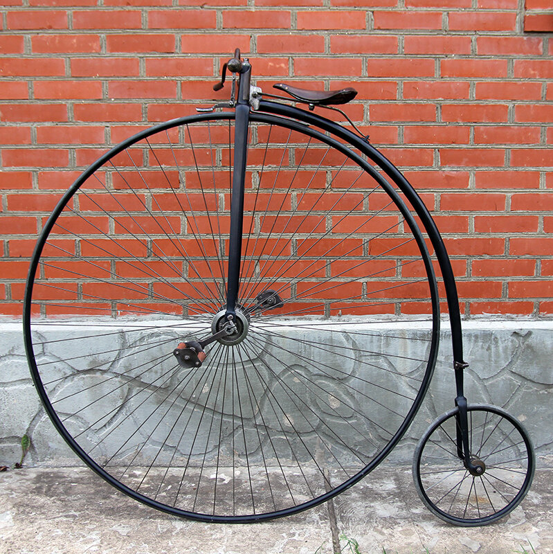 Высококолесный велосипед - "паук" British Mail, изготовленный компанией Thomas Smith & Sons в 1886 году - из коллекции Веломузея Андрея Мятиева.